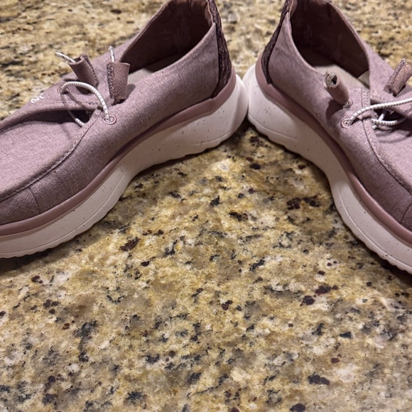 Hey Dude Women's Sneakers in Dusty Pink - Picture 5 of 6
